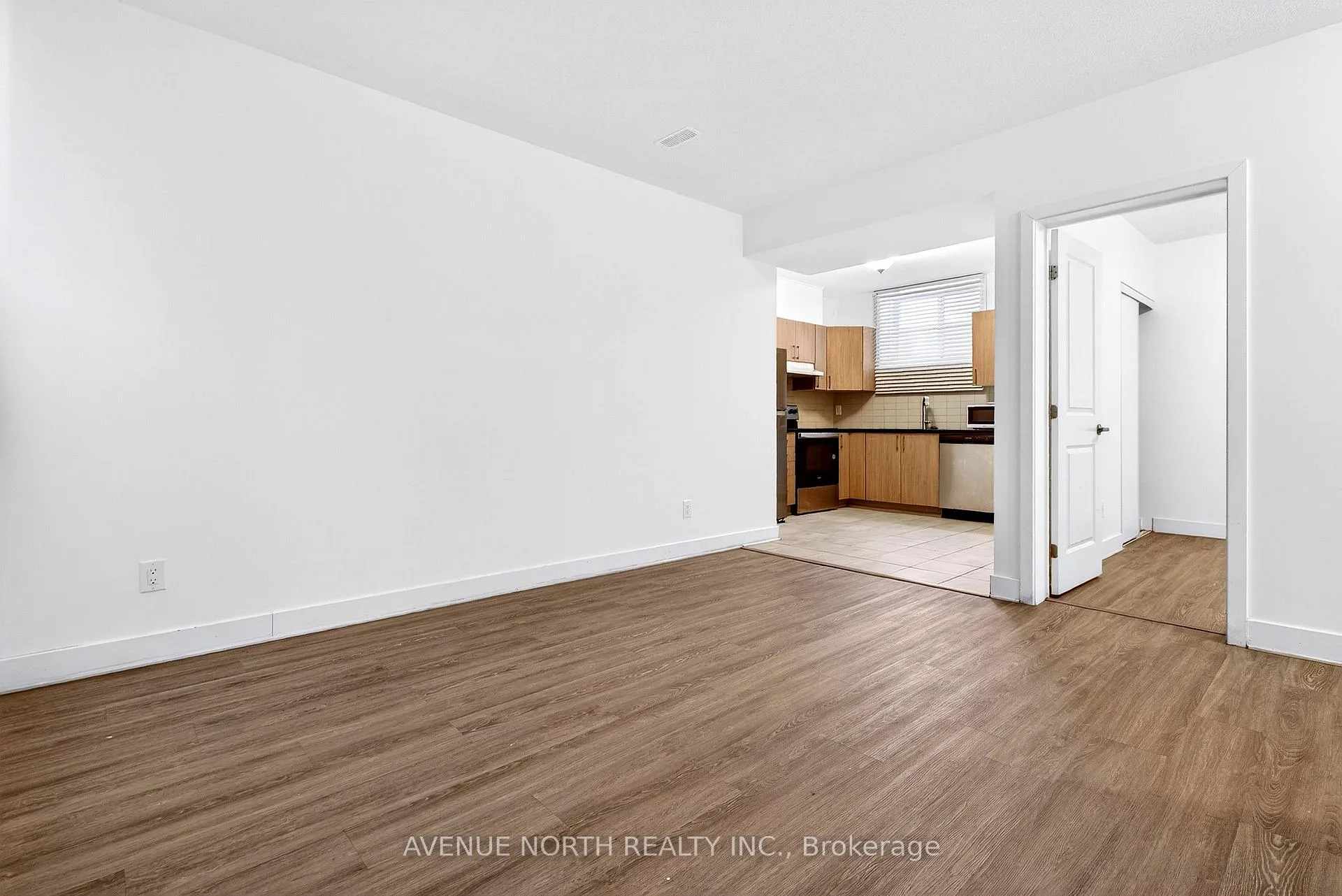Photo 5 of Unit B, 47 Dun Skipper Drive, Ottawa, Blossom Park/Kemp Park/Findlay Creek — HOMEH