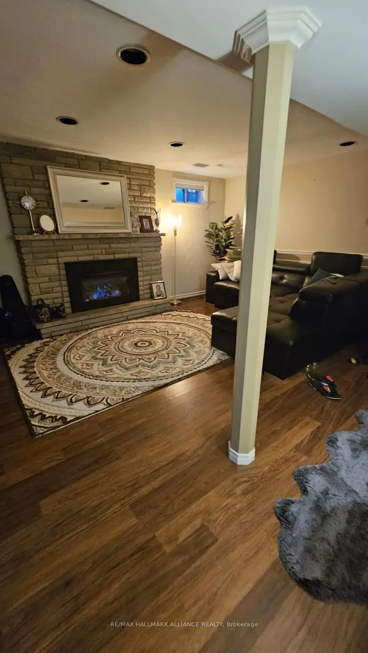 Photo 7 of Unit Lower, 33 Trevor Street, Vaughan, East Woodbridge — HOMEH