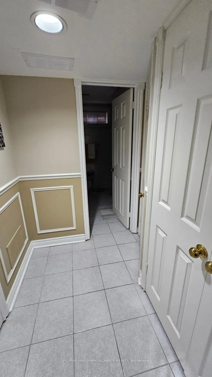 Photo 8 of Unit Lower, 33 Trevor Street, Vaughan, East Woodbridge — HOMEH