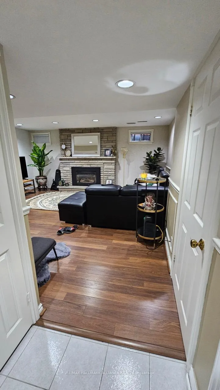 Photo 9 of Unit Lower, 33 Trevor Street, Vaughan, East Woodbridge — HOMEH