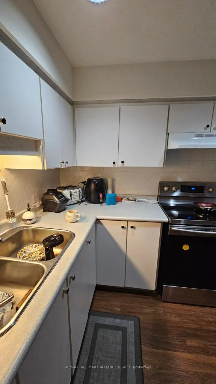 Photo 13 of Unit Lower, 33 Trevor Street, Vaughan, East Woodbridge — HOMEH