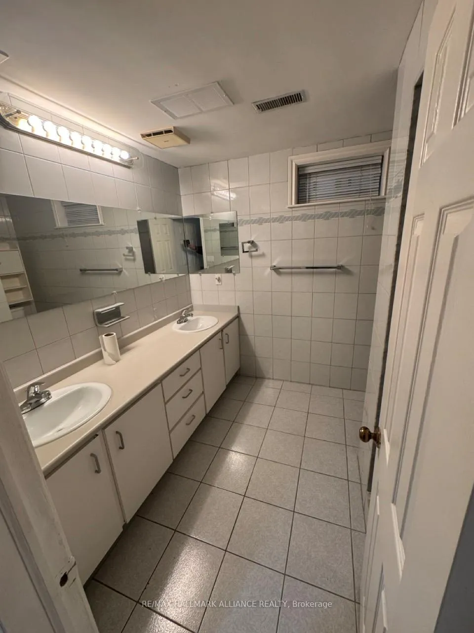 Photo 22 of Unit Lower, 33 Trevor Street, Vaughan, East Woodbridge — HOMEH