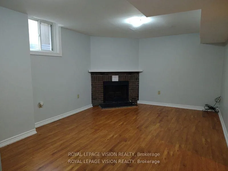 Photo 4 of Unit Lower, 738 Stonepath Circle, Pickering, Amberlea — HOMEH