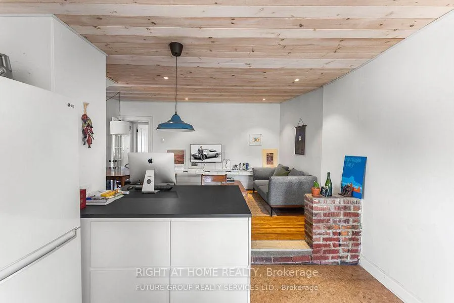 Front of Unit 3rd floor, 10 Borden Street