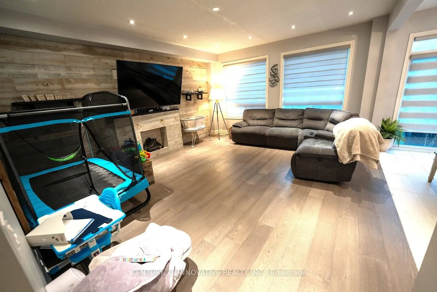 Photo 5 of 2406 Bridle Road, Oshawa, Windfields — HOMEH
