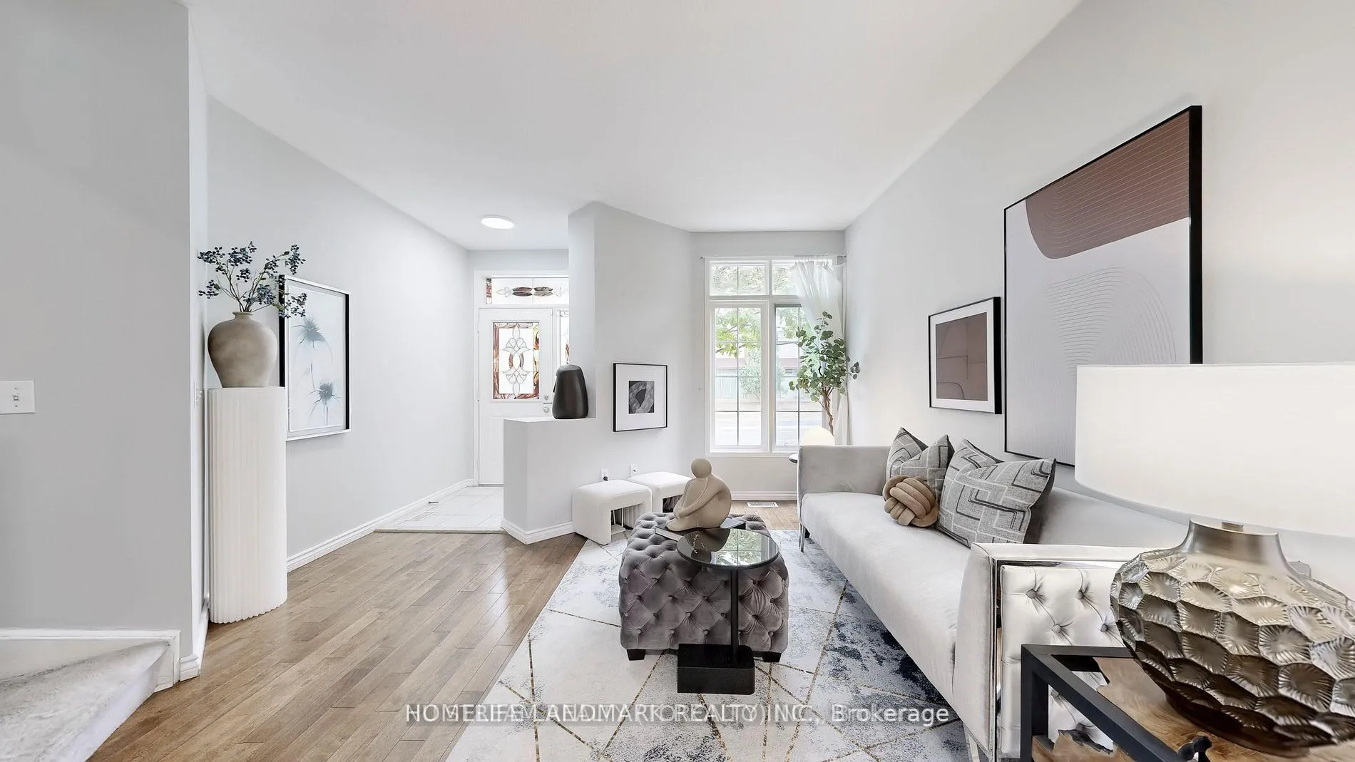 Photo 3 of 41 Bur Oak Avenue, Markham, Berczy — HOMEH