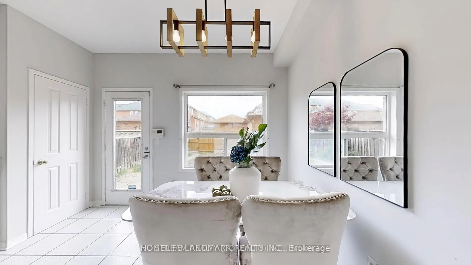 Photo 9 of 41 Bur Oak Avenue, Markham, Berczy — HOMEH