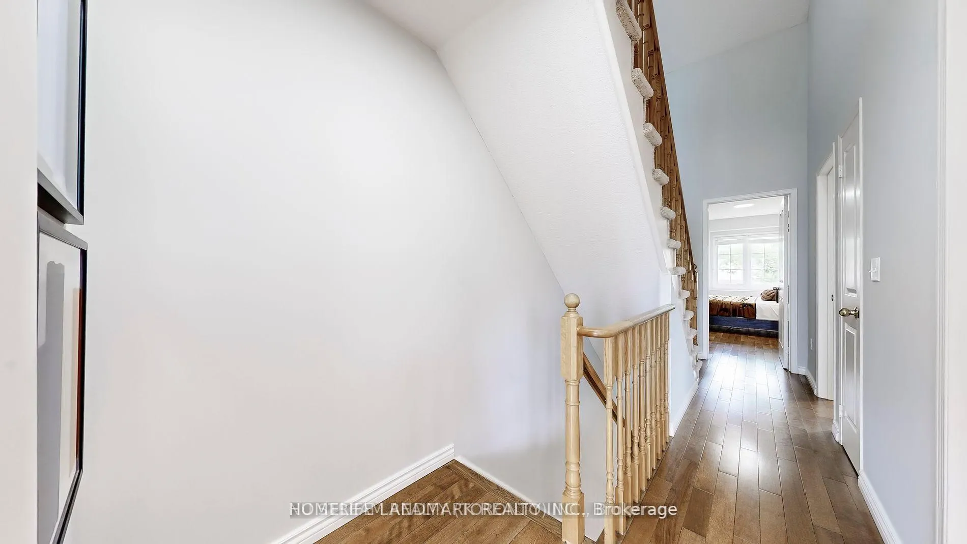 Photo 11 of 41 Bur Oak Avenue, Markham, Berczy — HOMEH
