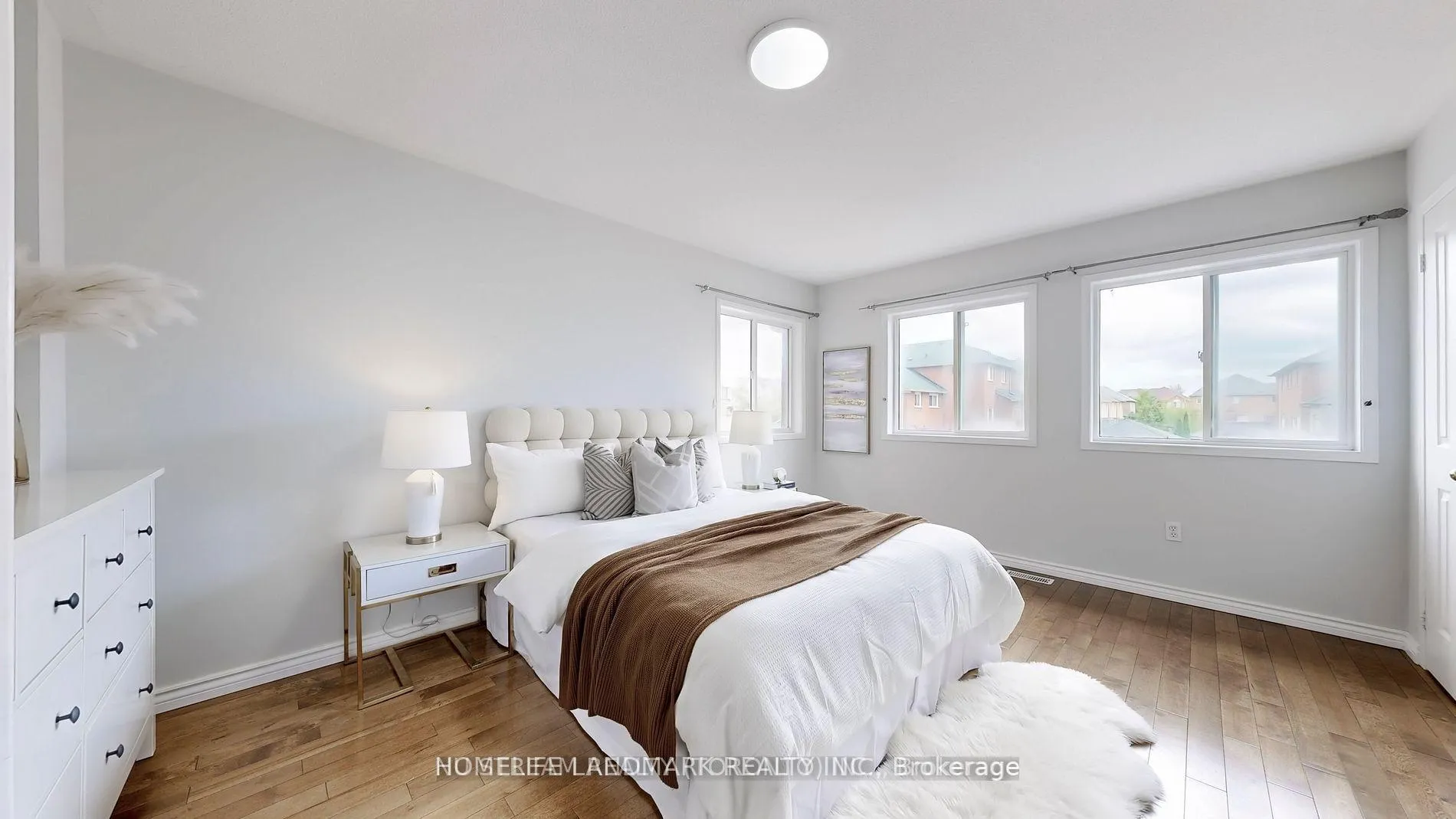 Photo 12 of 41 Bur Oak Avenue, Markham, Berczy — HOMEH