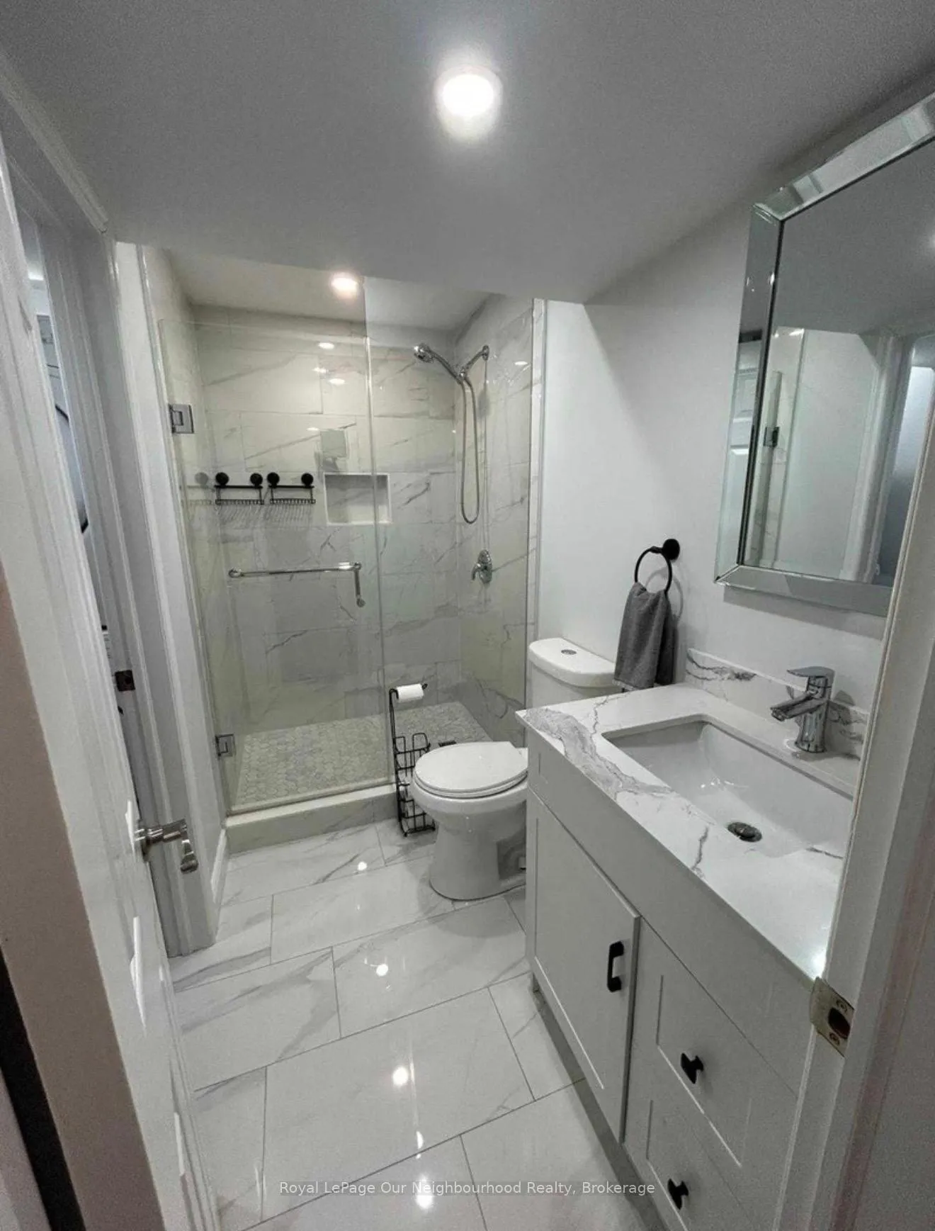 Photo 4 of Unit Basement, 1808 Silverstone Crescent, Oshawa, Samac — HOMEH