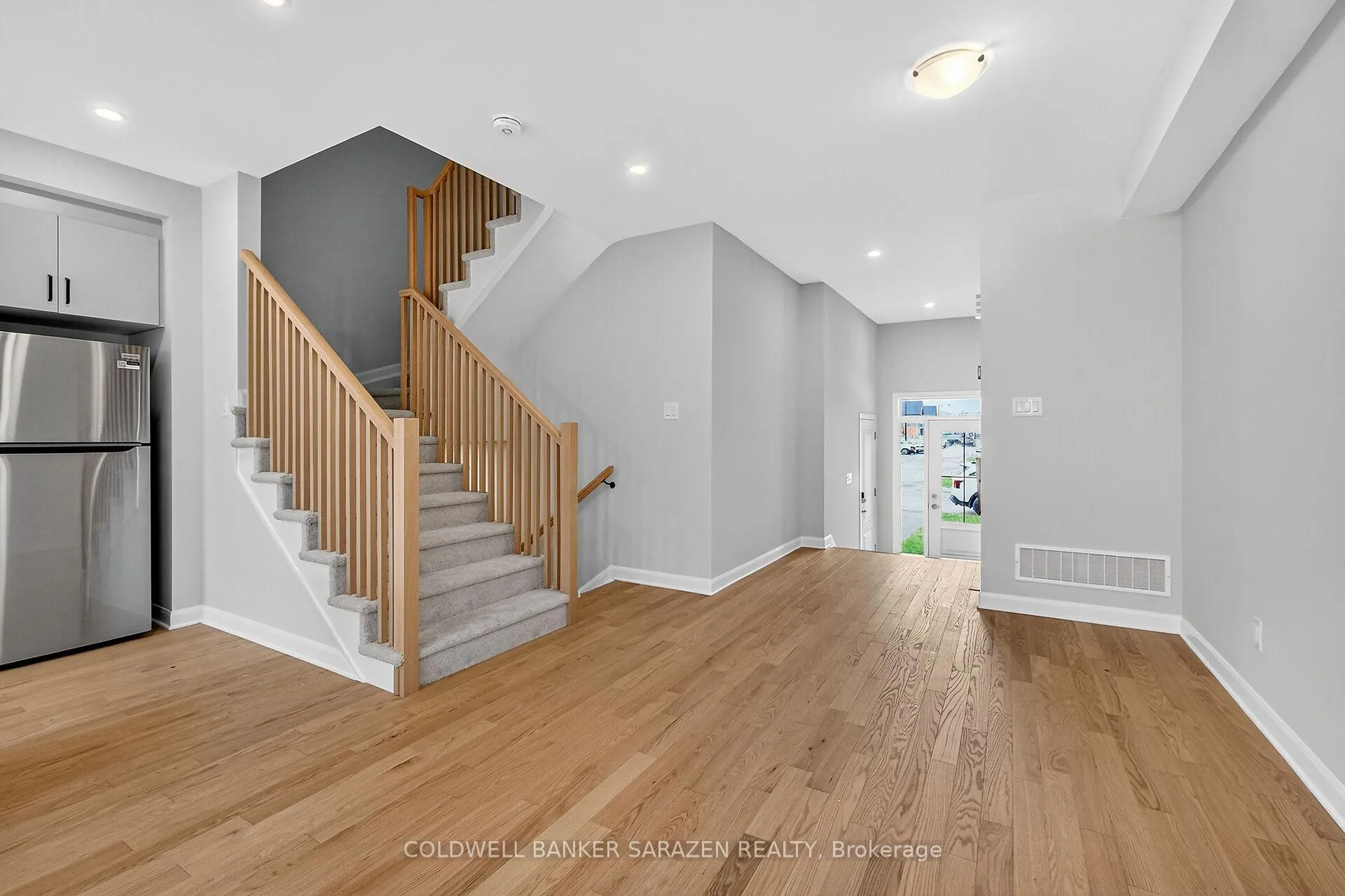 Photo 7 of 936 Eileen Vollick Crescent, Ottawa, Kanata - Morgan's Grant/South March — HOMEH
