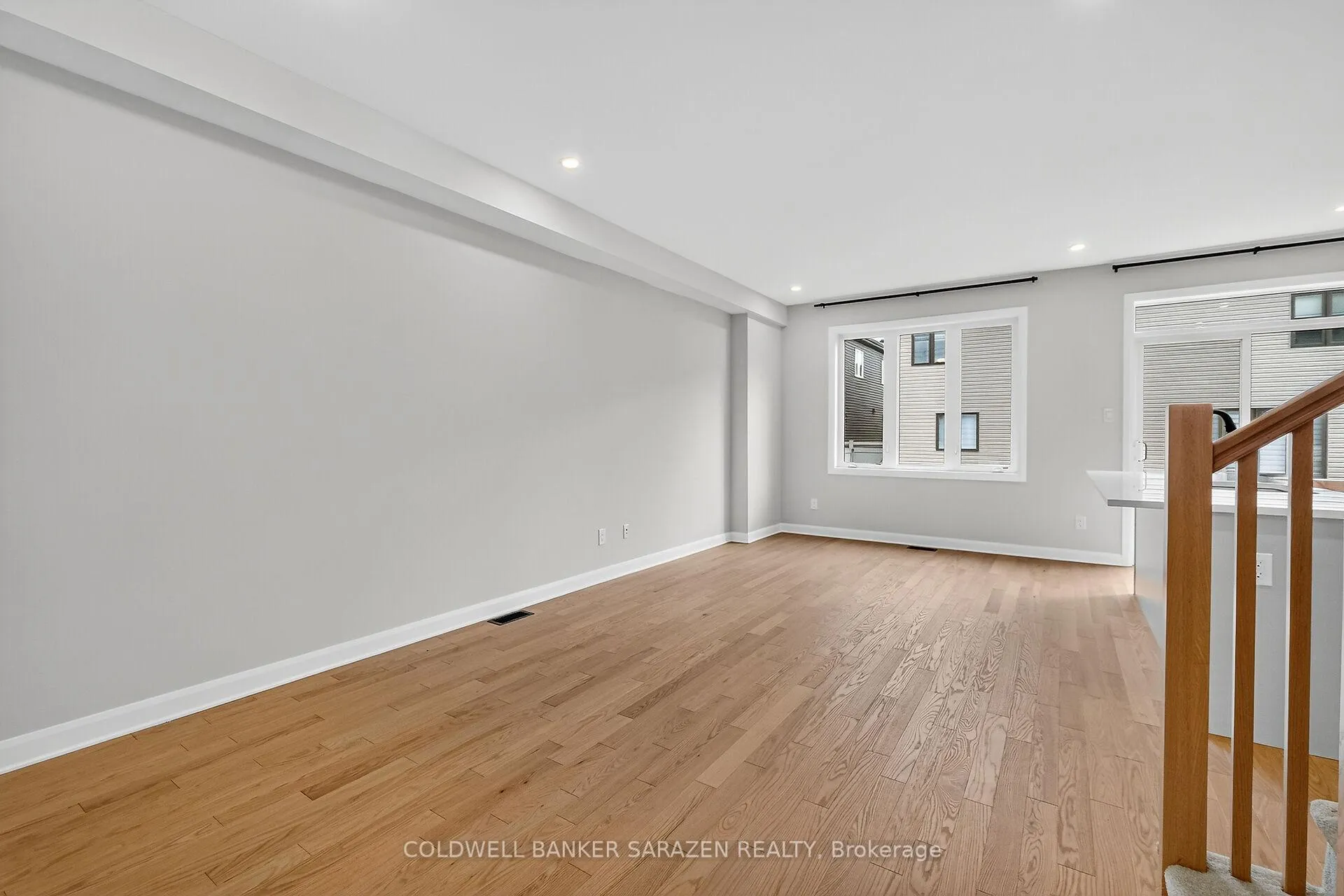 Photo 10 of 936 Eileen Vollick Crescent, Ottawa, Kanata - Morgan's Grant/South March — HOMEH