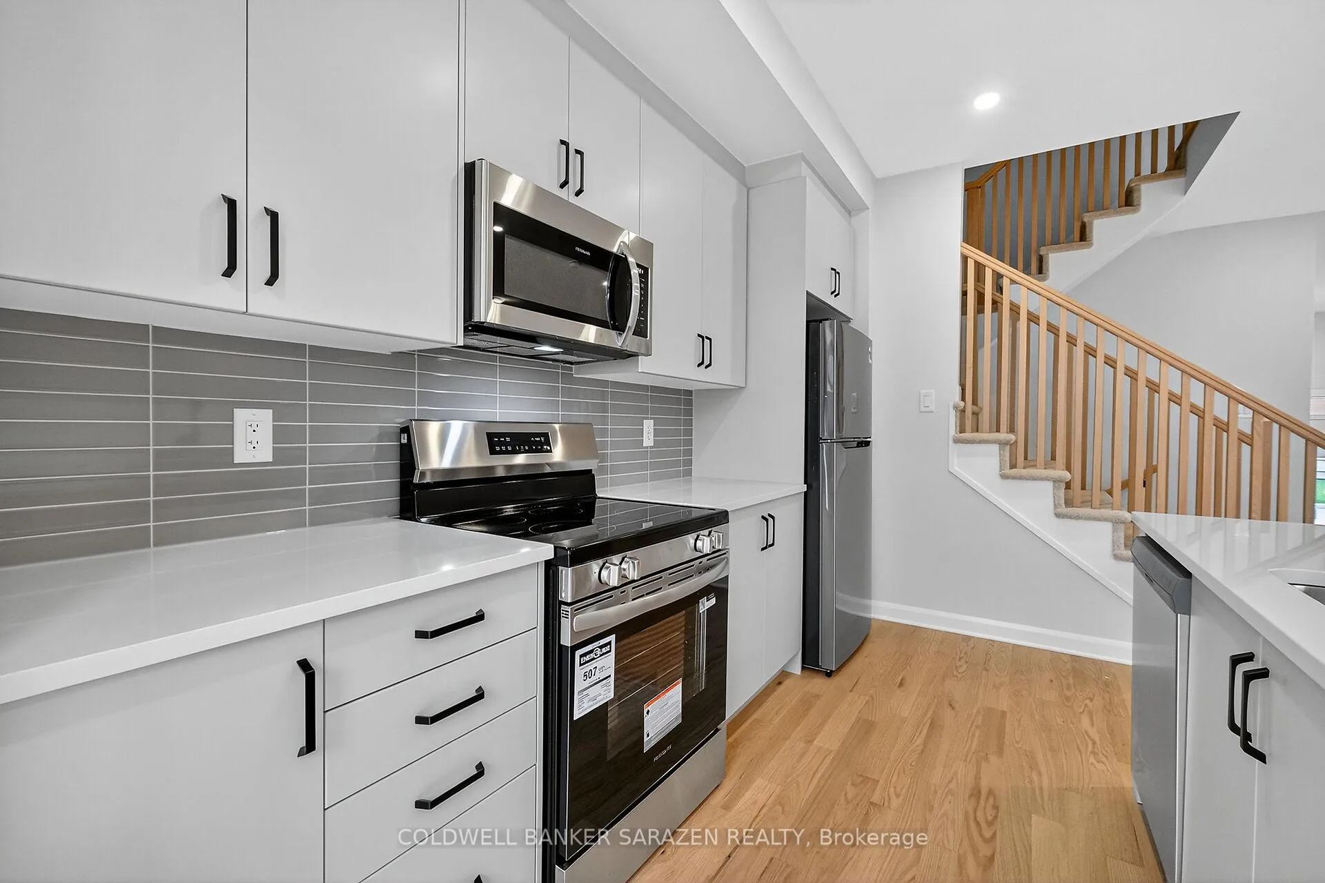 Photo 15 of 936 Eileen Vollick Crescent, Ottawa, Kanata - Morgan's Grant/South March — HOMEH