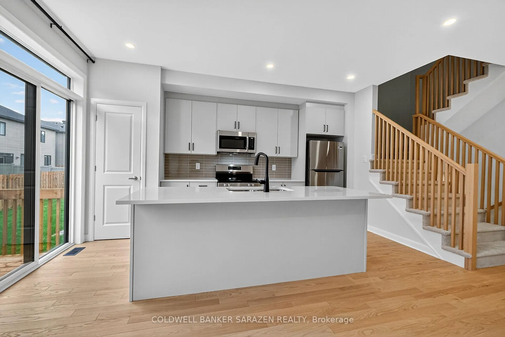 Photo 17 of 936 Eileen Vollick Crescent, Ottawa, Kanata - Morgan's Grant/South March — HOMEH