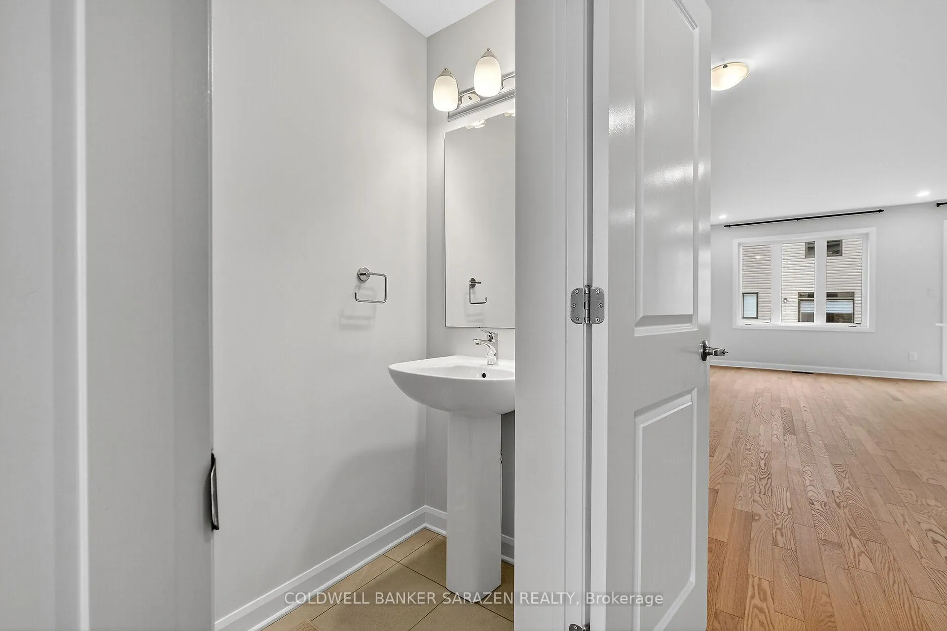 Photo 18 of 936 Eileen Vollick Crescent, Ottawa, Kanata - Morgan's Grant/South March — HOMEH