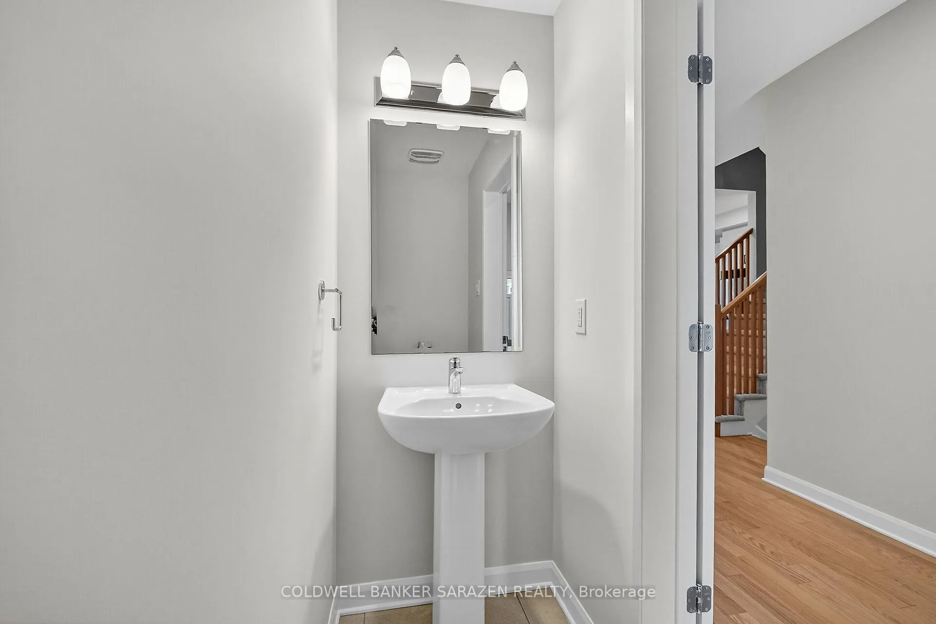Photo 19 of 936 Eileen Vollick Crescent, Ottawa, Kanata - Morgan's Grant/South March — HOMEH