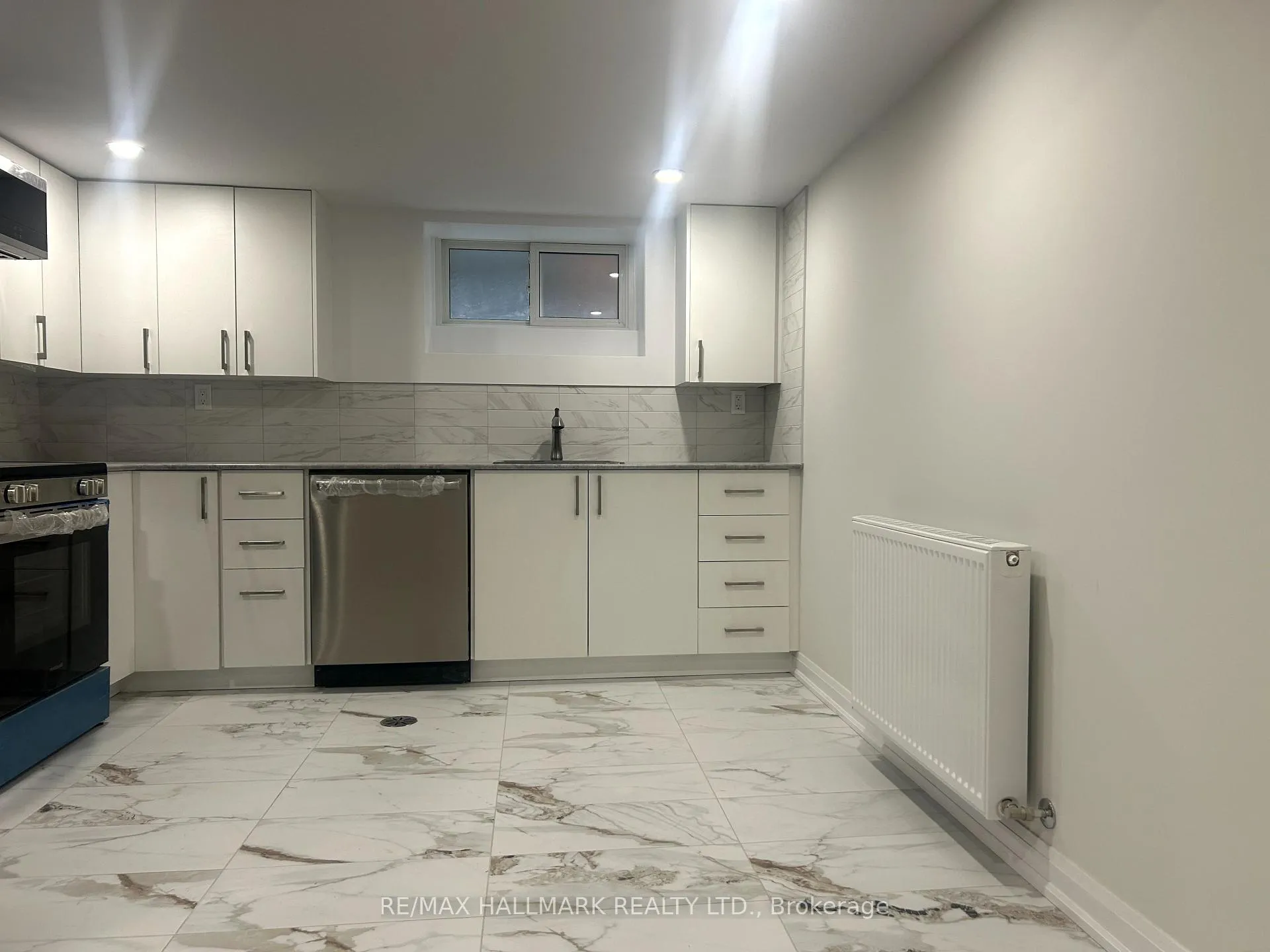 Photo 11 of Unit Lower, 100 Lawton Boulevard, Toronto, Yonge-St. Clair — HOMEH
