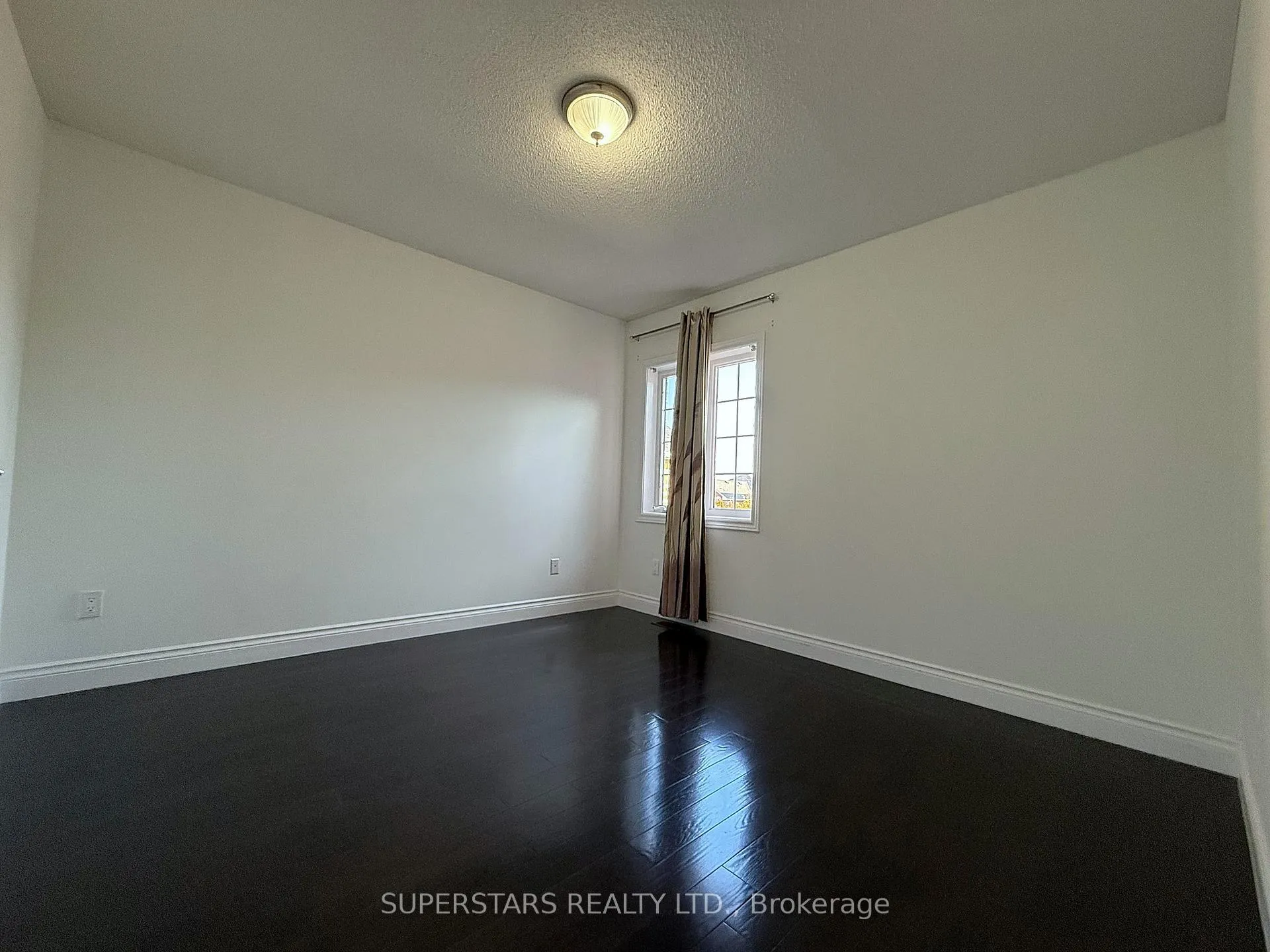 Photo 12 of 28 Quantum Street, Markham, Middlefield — HOMEH