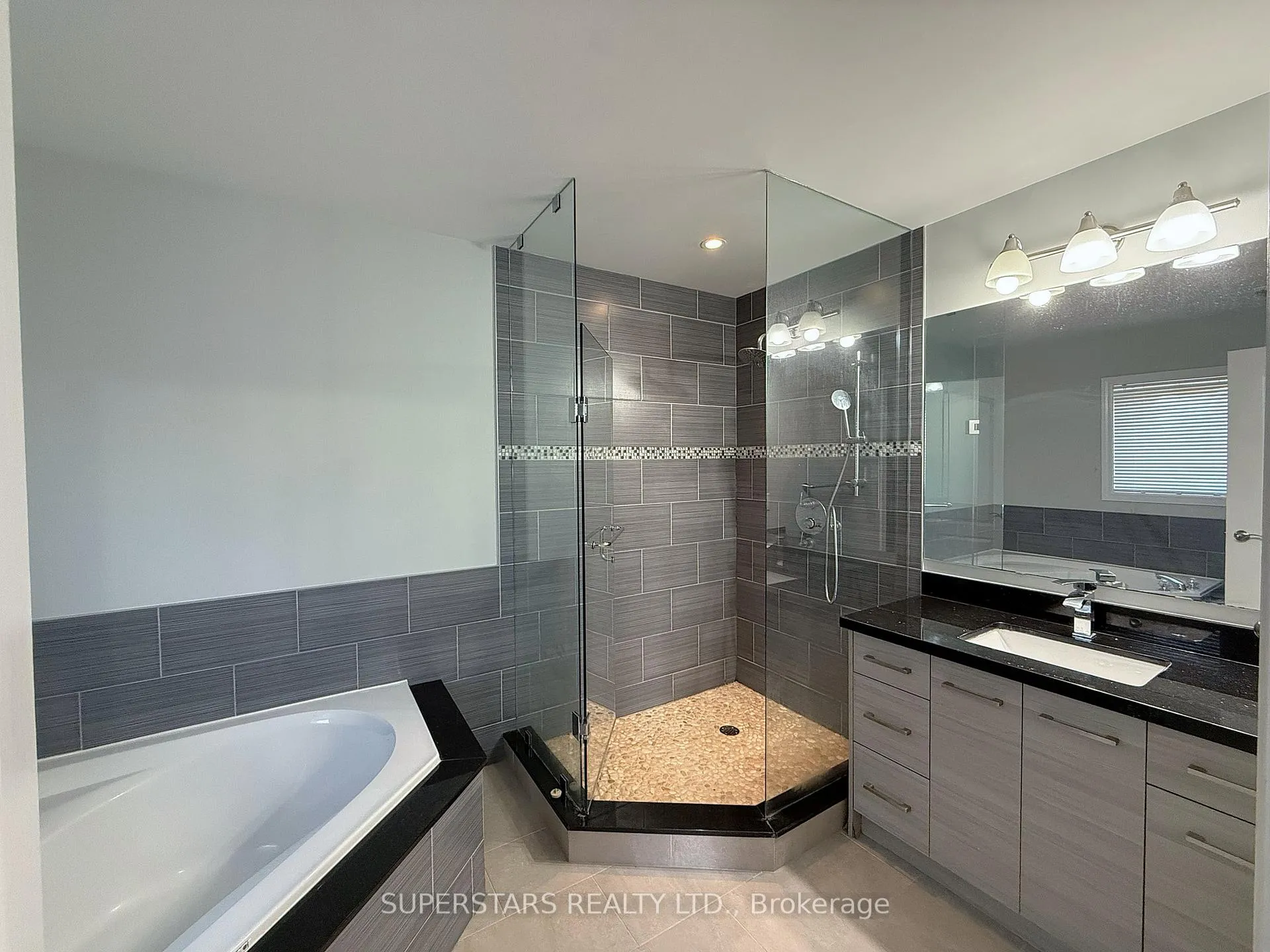 Photo 13 of 28 Quantum Street, Markham, Middlefield — HOMEH