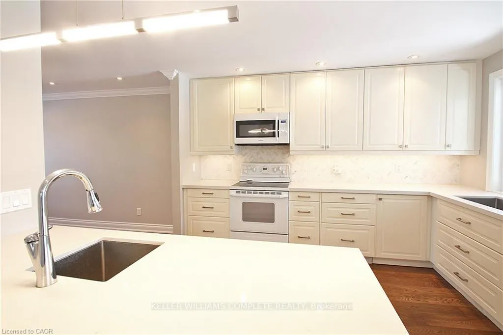 Photo 8 of 14 Oceanic Drive, Hamilton, Lakeshore — HOMEH