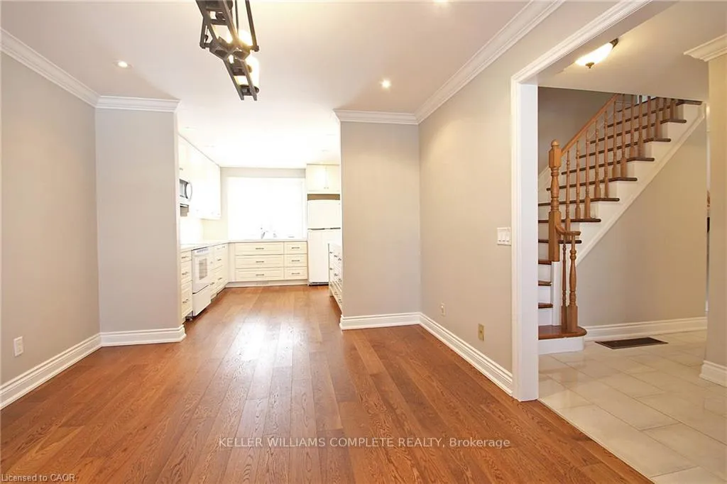 Photo 13 of 14 Oceanic Drive, Hamilton, Lakeshore — HOMEH