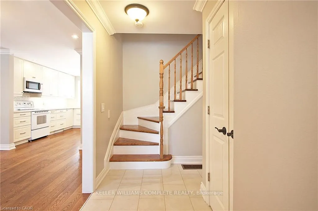 Photo 14 of 14 Oceanic Drive, Hamilton, Lakeshore — HOMEH