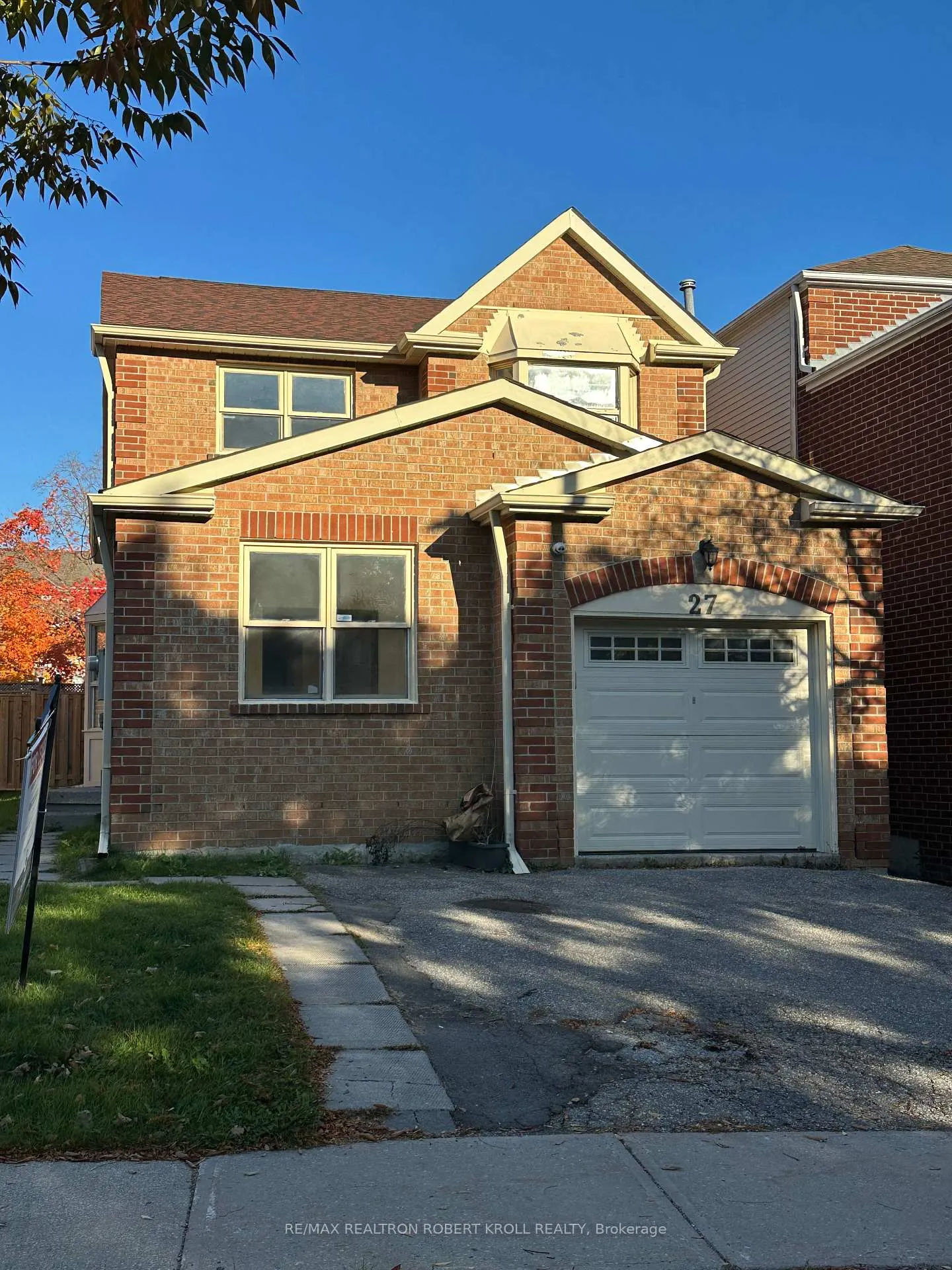 Front of 27 Thornbury Circle