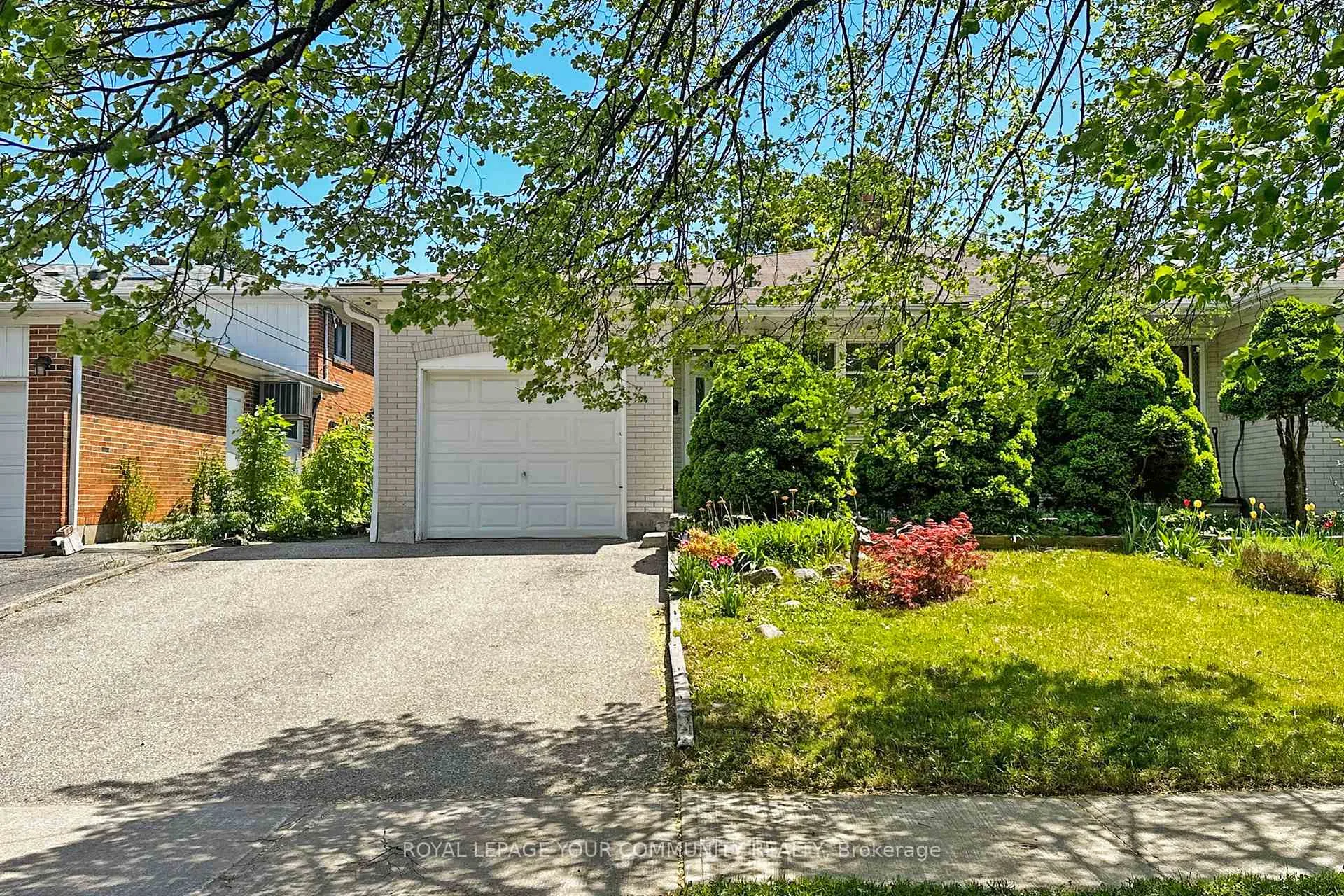 Photo 1 of Unit Upper, 23 Fontainbleau Drive, North York, Newtonbrook West — HOMEH
