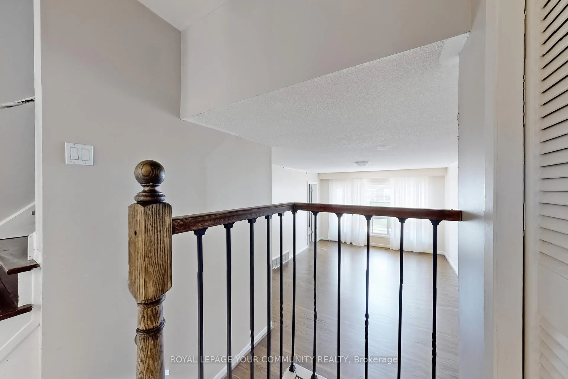 Photo 10 of Unit Upper, 23 Fontainbleau Drive, North York, Newtonbrook West — HOMEH