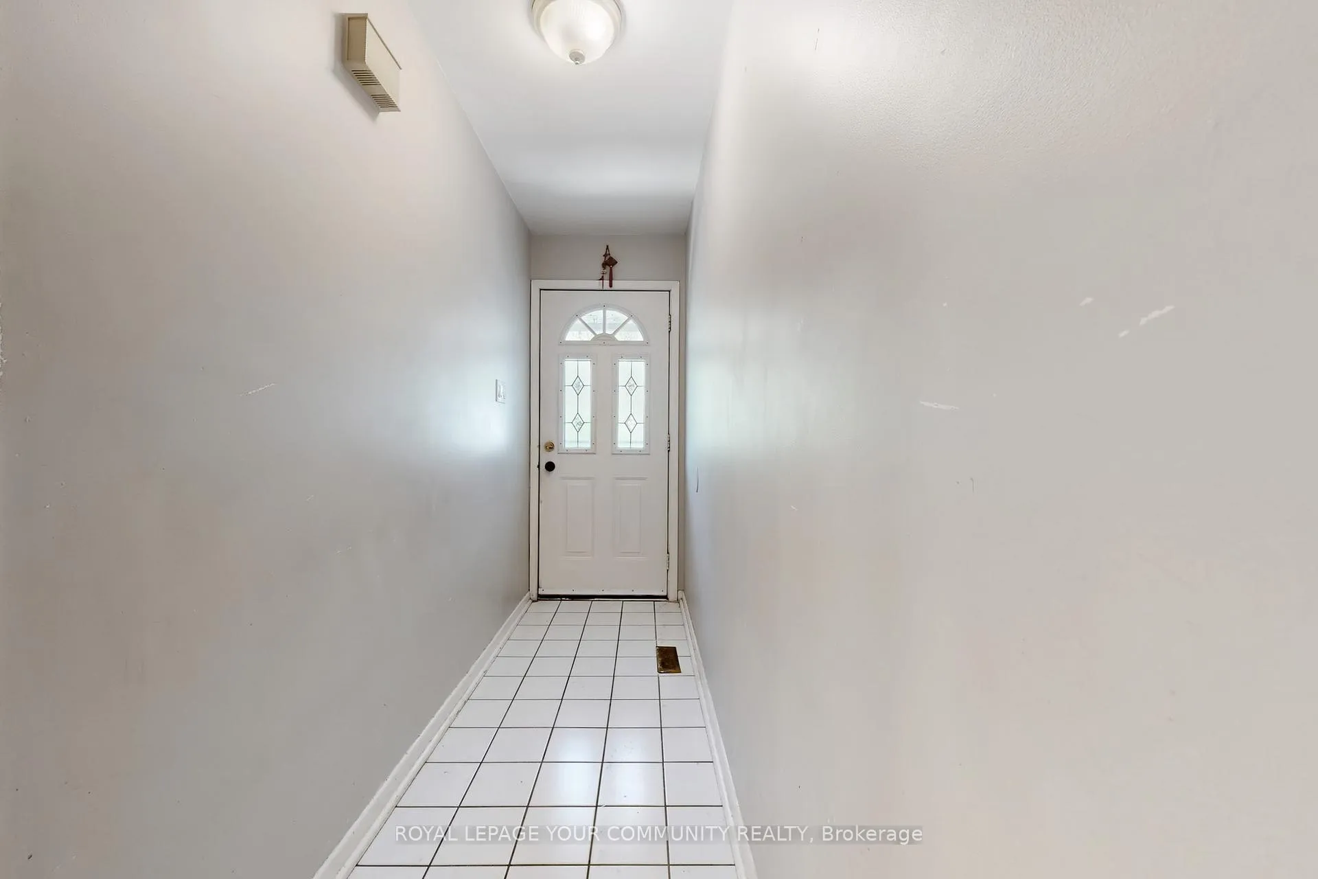Photo 16 of Unit Upper, 23 Fontainbleau Drive, North York, Newtonbrook West — HOMEH