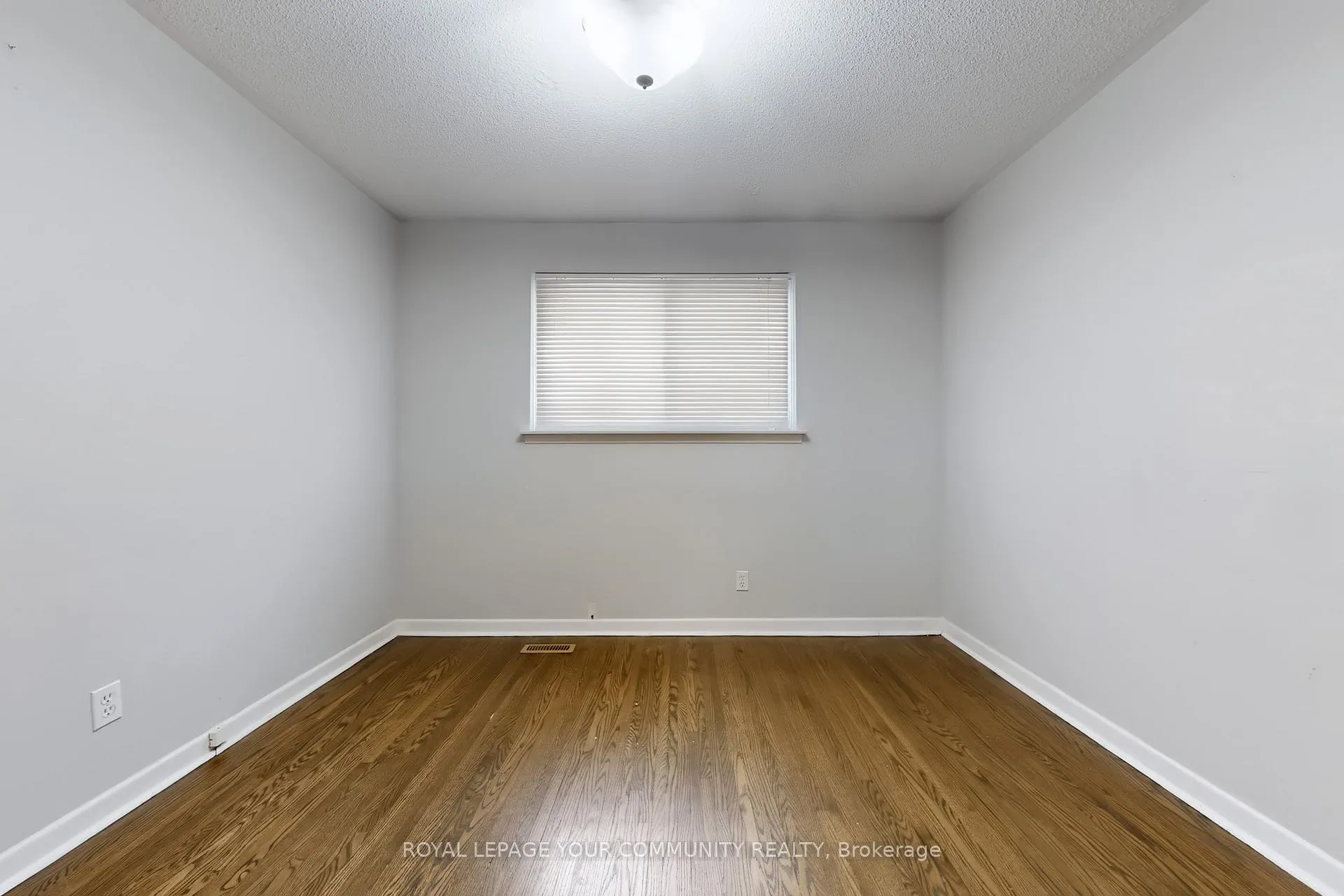 Photo 18 of Unit Upper, 23 Fontainbleau Drive, North York, Newtonbrook West — HOMEH