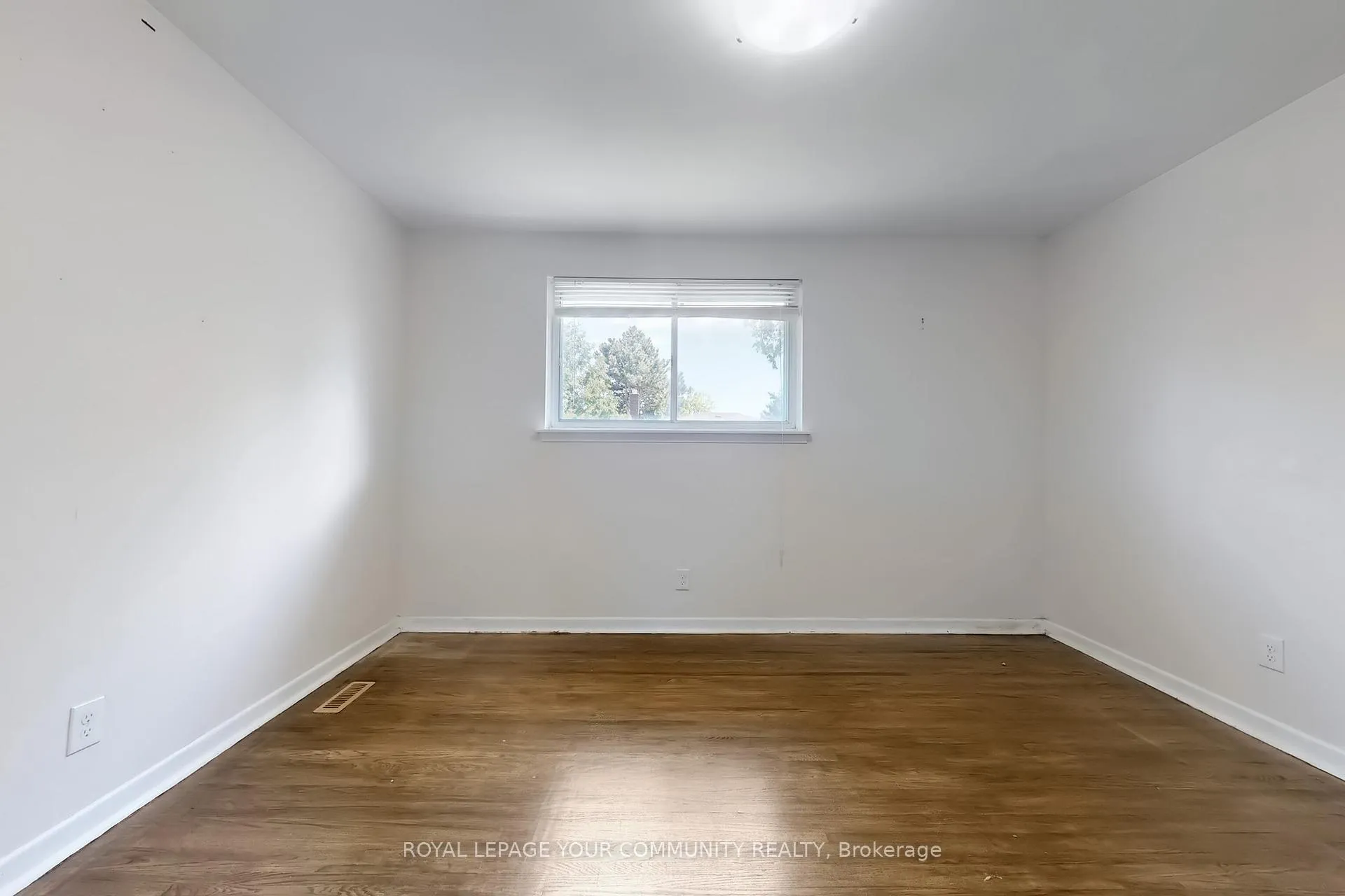 Photo 32 of Unit Upper, 23 Fontainbleau Drive, North York, Newtonbrook West — HOMEH