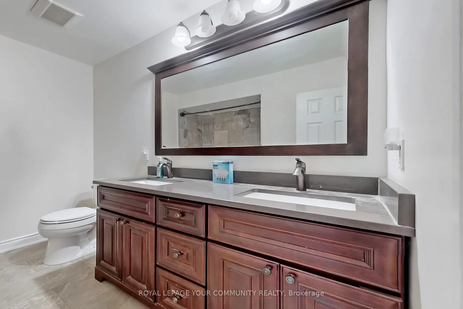 Photo 33 of Unit Upper, 23 Fontainbleau Drive, North York, Newtonbrook West — HOMEH