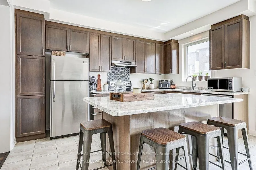 Photo 10 of 136 Casserley Crescent, New Tecumseth, Tottenham — HOMEH