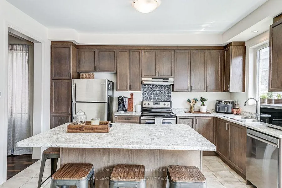 Photo 11 of 136 Casserley Crescent, New Tecumseth, Tottenham — HOMEH
