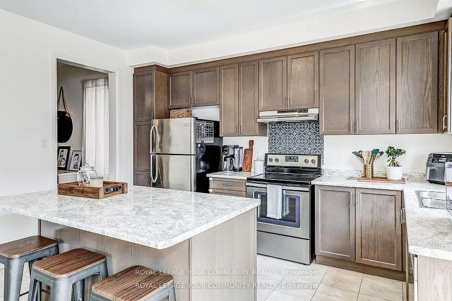 Photo 12 of 136 Casserley Crescent, New Tecumseth, Tottenham — HOMEH