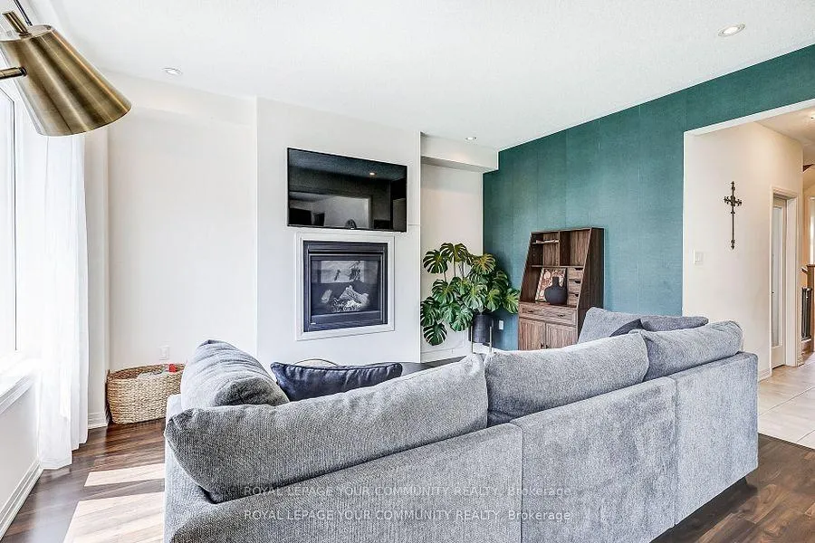 Photo 17 of 136 Casserley Crescent, New Tecumseth, Tottenham — HOMEH