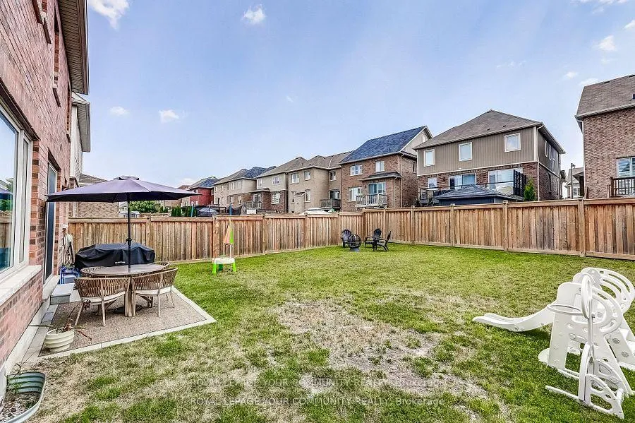 Photo 33 of 136 Casserley Crescent, New Tecumseth, Tottenham — HOMEH