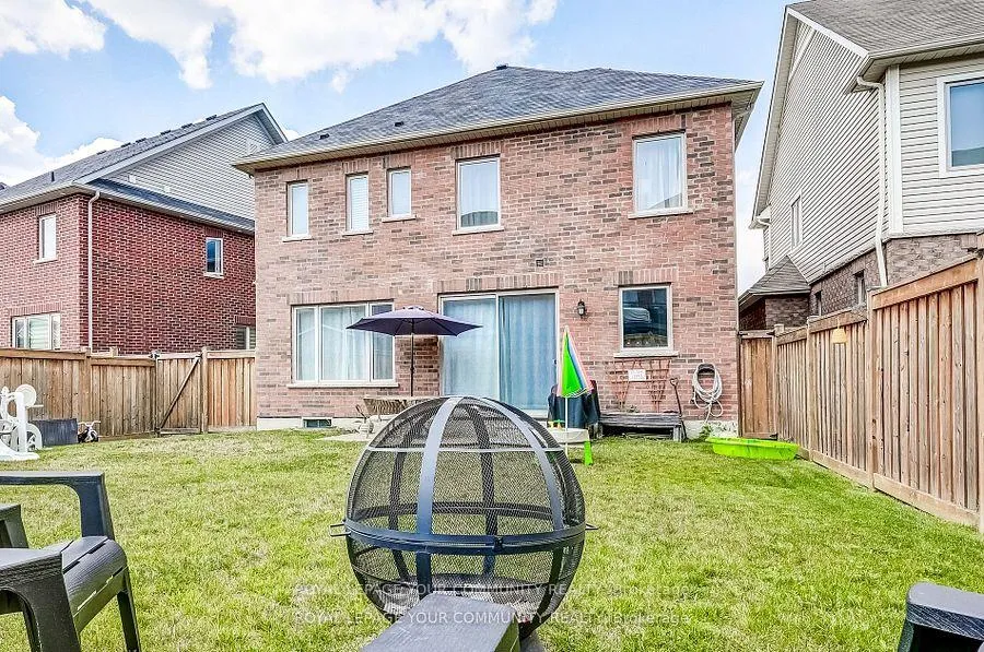 Photo 36 of 136 Casserley Crescent, New Tecumseth, Tottenham — HOMEH