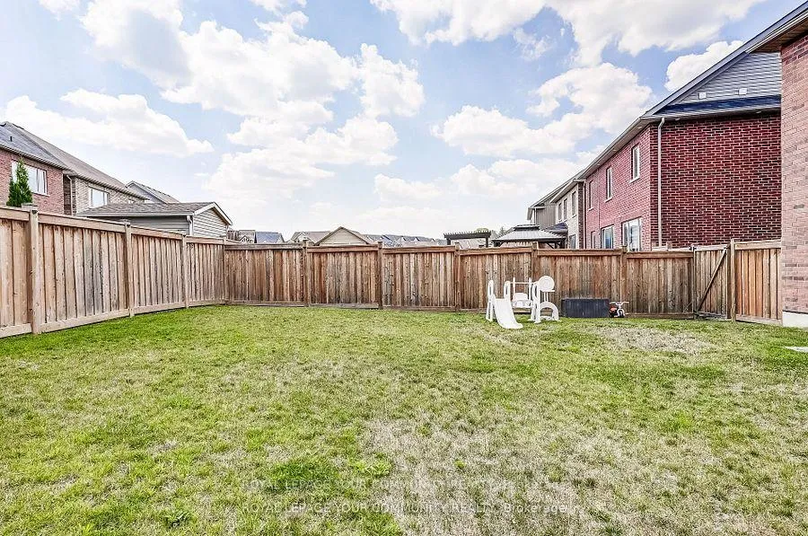 Photo 37 of 136 Casserley Crescent, New Tecumseth, Tottenham — HOMEH