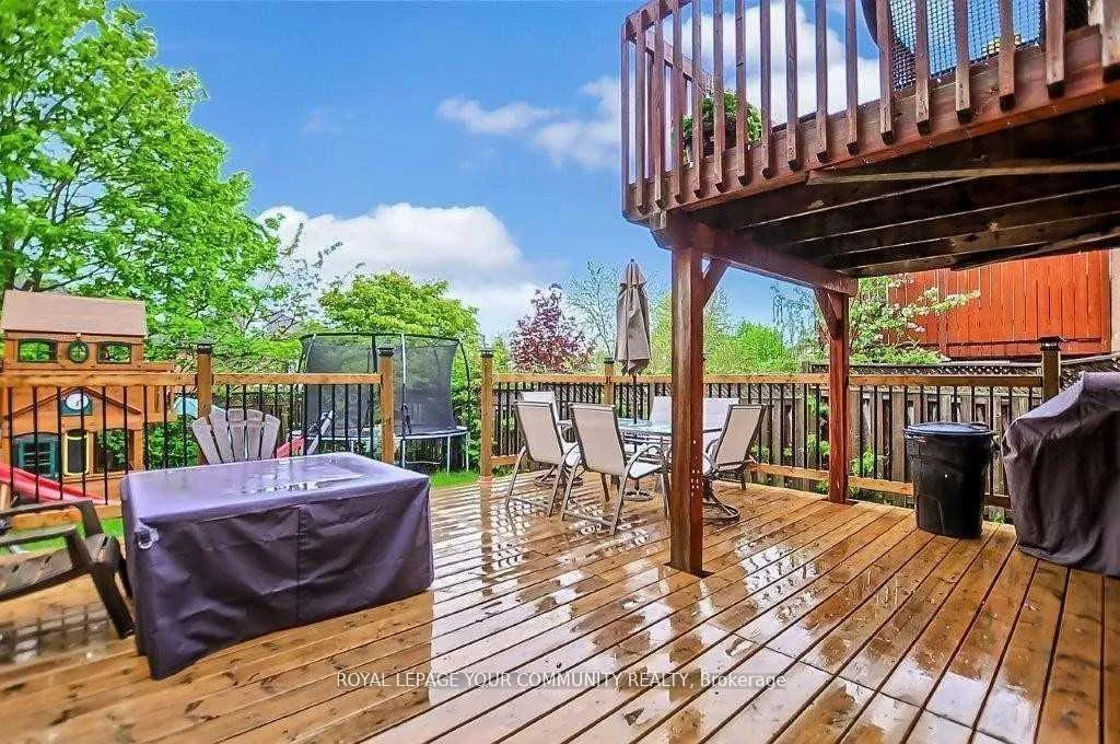 Photo 2 of 47 Chiswick Crescent, Aurora, Aurora Highlands — HOMEH