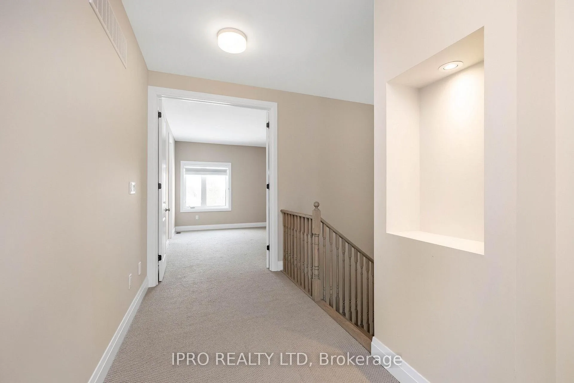 Photo 16 of 38 Pine Hill Crescent, Aurora, Aurora Estates — HOMEH