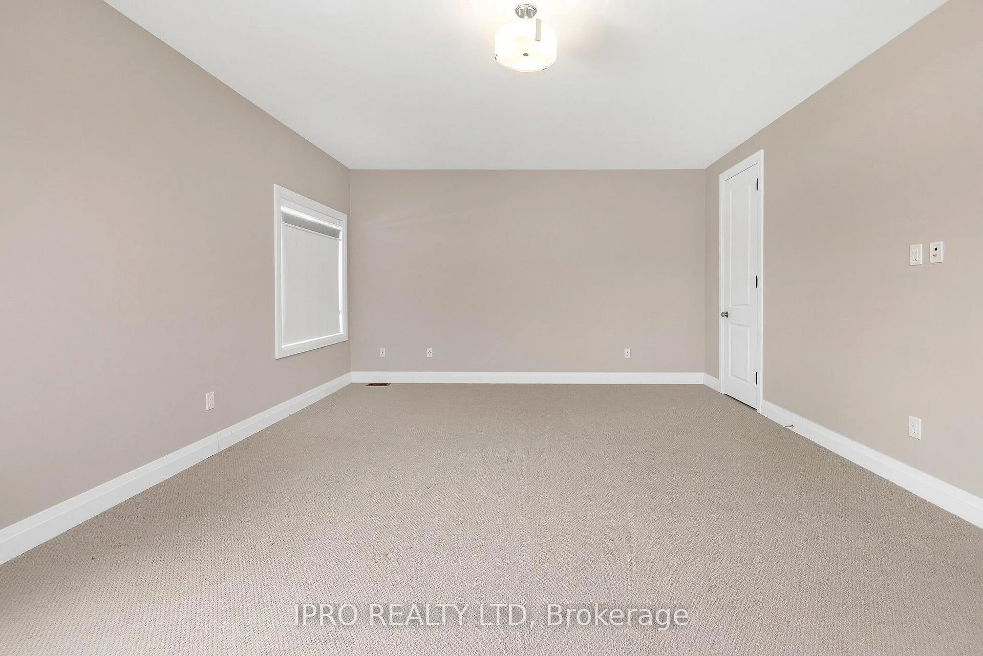 Photo 20 of 38 Pine Hill Crescent, Aurora, Aurora Estates — HOMEH