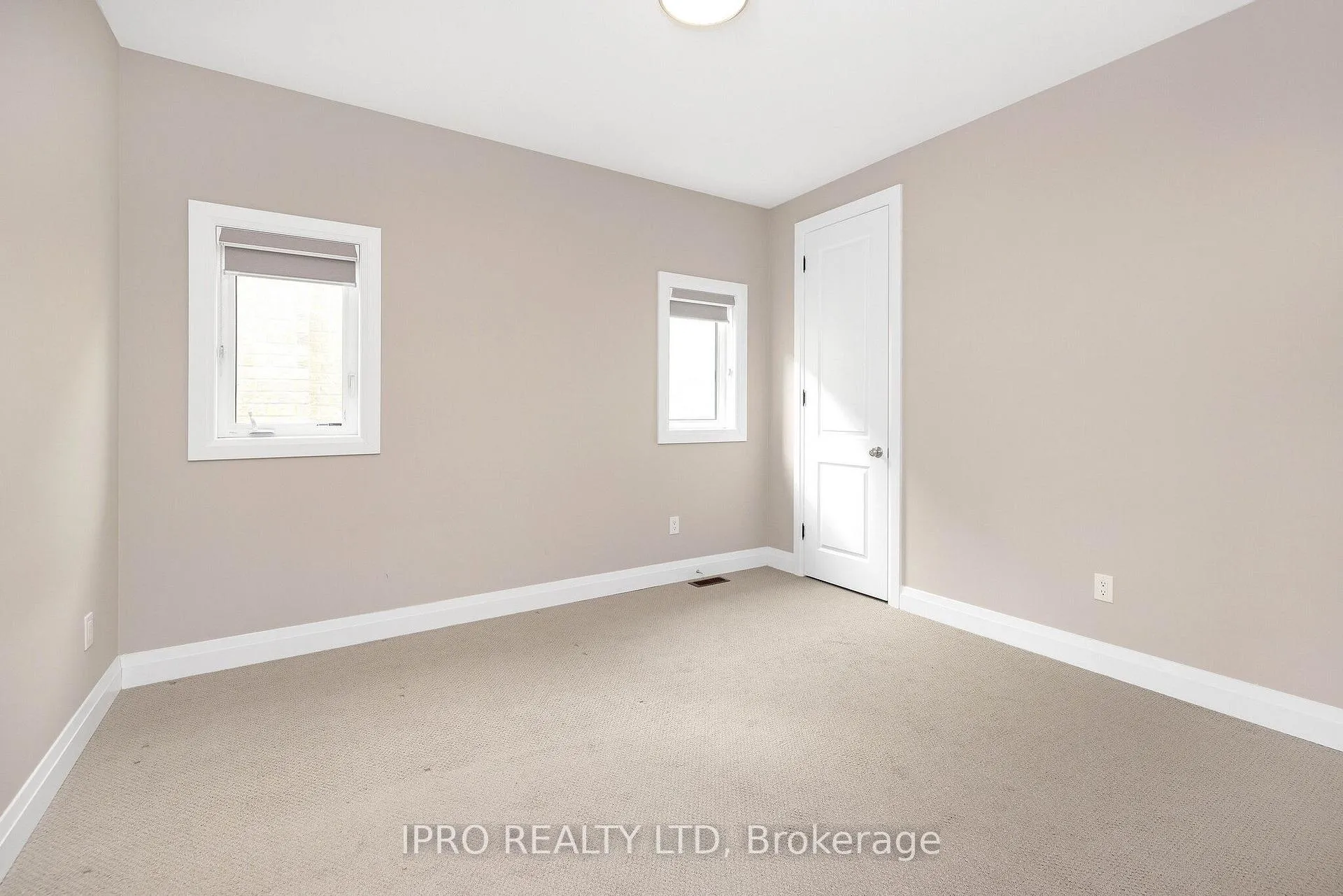 Photo 23 of 38 Pine Hill Crescent, Aurora, Aurora Estates — HOMEH