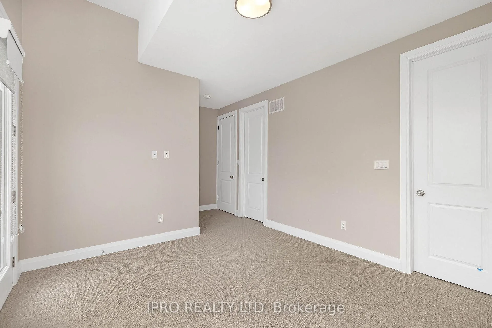 Photo 31 of 38 Pine Hill Crescent, Aurora, Aurora Estates — HOMEH