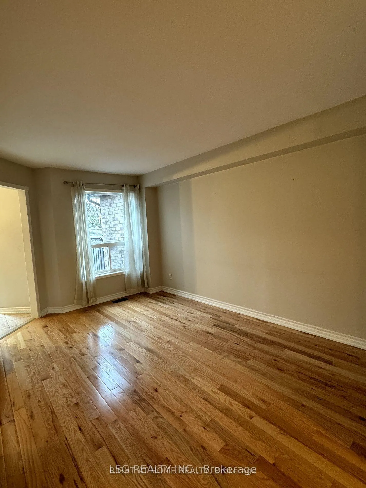 Photo 4 of 30 Inlet Bay Drive, Whitby, Port Whitby — HOMEH