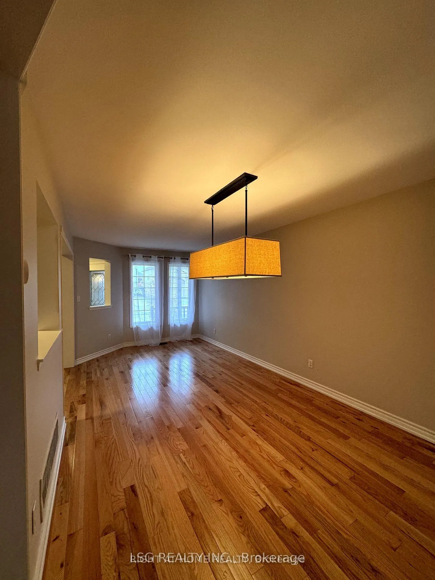 Photo 5 of 30 Inlet Bay Drive, Whitby, Port Whitby — HOMEH