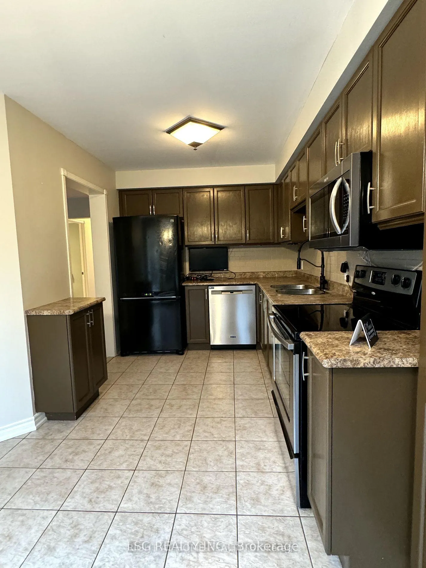 Photo 8 of 30 Inlet Bay Drive, Whitby, Port Whitby — HOMEH
