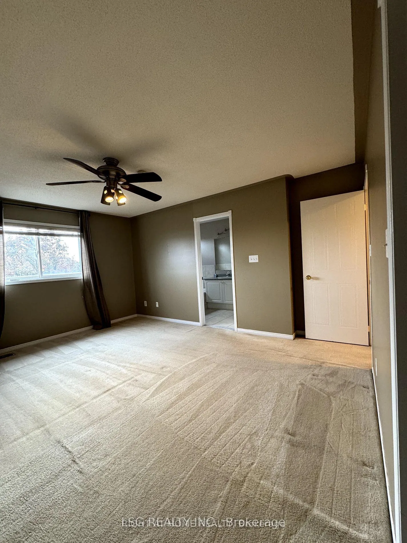 Photo 13 of 30 Inlet Bay Drive, Whitby, Port Whitby — HOMEH