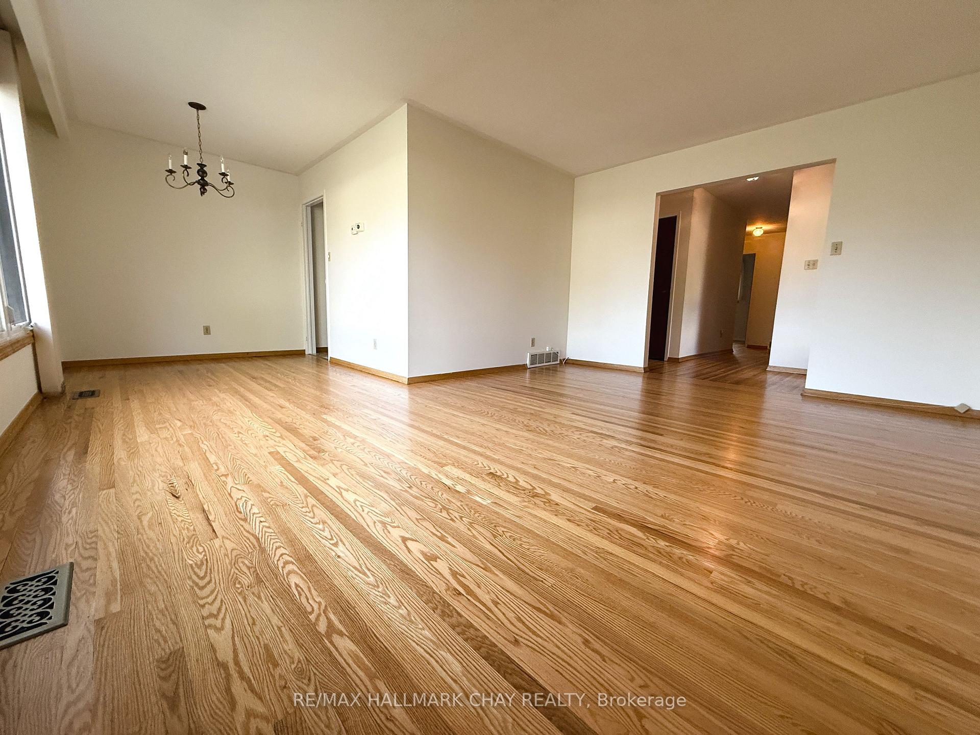 Photo 6 of 114 Daphne Crescent, Barrie, Cundles East — HOMEH